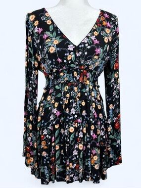 Black Floral V-Neck Long Sleeve Dress
